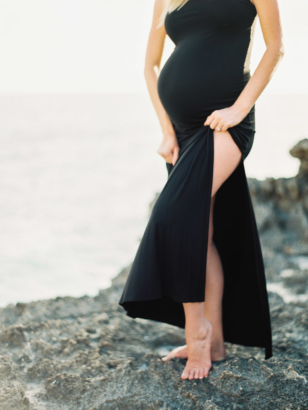 pregnant silhouette pregnancy bump